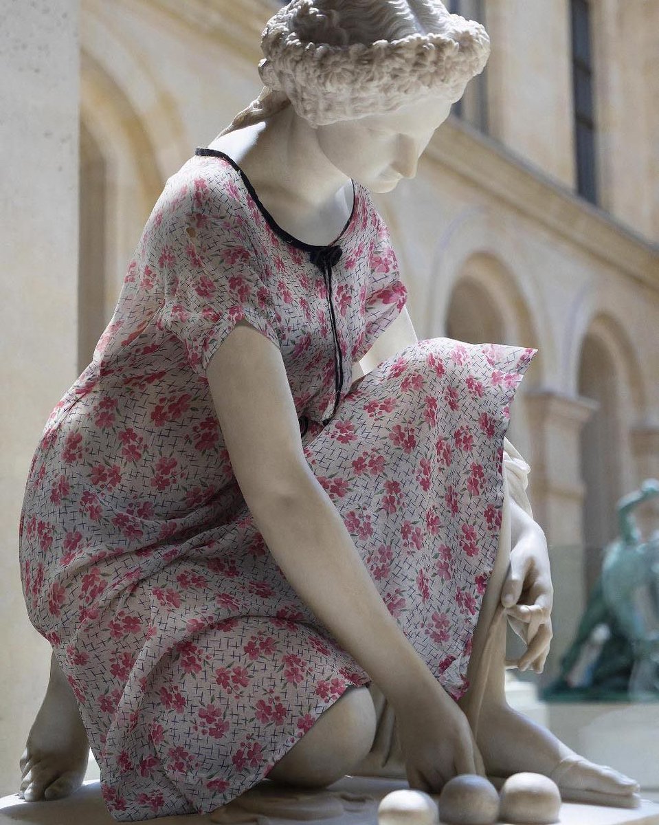 cl_art_studio's tweet image. One of my very first artistic series, an innovative photographic collection around the theme of clothing and visual metamorphosis.

 Custom-made garments, meticulously created for the iconic statues of the Louvre Museum, for a unique effect and impressive media resonance with…