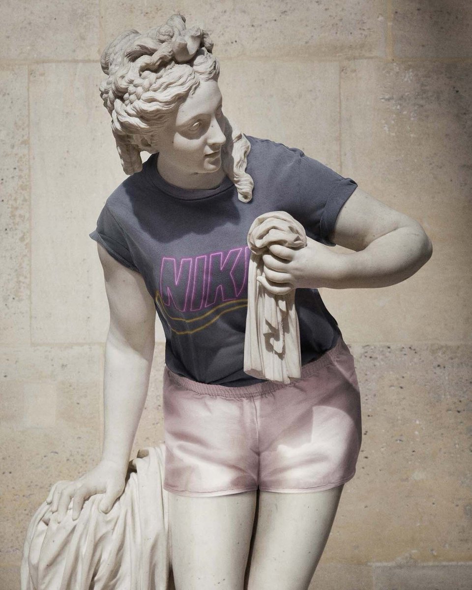 cl_art_studio's tweet image. One of my very first artistic series, an innovative photographic collection around the theme of clothing and visual metamorphosis.

 Custom-made garments, meticulously created for the iconic statues of the Louvre Museum, for a unique effect and impressive media resonance with…