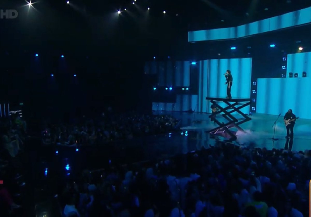 ver | WTS laptop Lenovo Yoga duet📌 tweet media