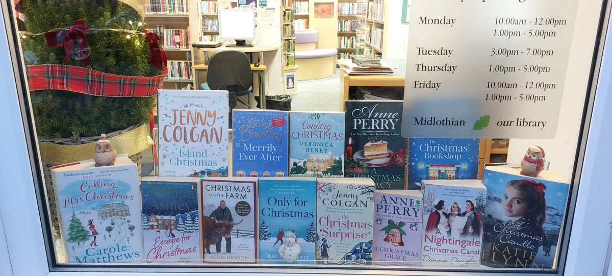 MidLibraries's tweet image. Roslin Library is looking very festive🎄

Drop by to see their festive decorations and discover a great selection of seasonal reads 📚 A perfect way to get into the holiday spirit! 

Find their opening times: ow.ly/5yzw50XBXGL