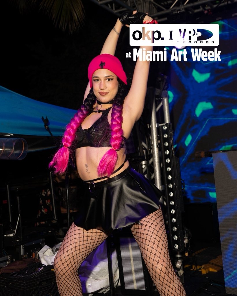 okayplayer's tweet photo. From the art walls to the sound system, every corner told a story. OKP X @VPRecords’ night at Miami Art Week brought together the voices shaping the culture.
Catch the highlights. 🌴🔥#artweekmiami #vprecords #shaggy https://t.co/W3MStvuNgG