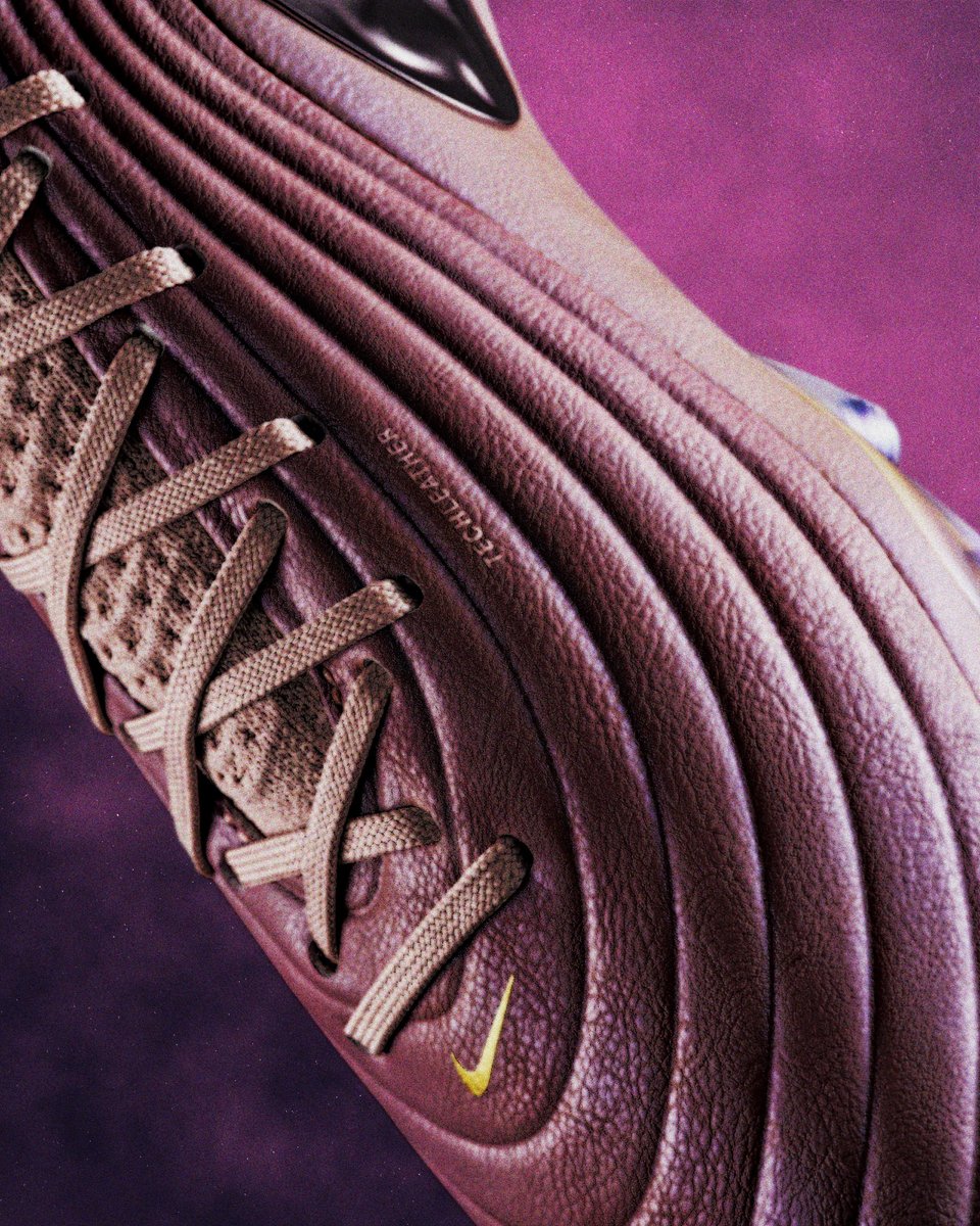 Nike Tiempo Maestro: la elección de los atacantes creativos 🧠✨

Nike ha reinventado la Tiempo Maestro con Techleather, un cuero premium suave.

🌪️ Diseñadas para dribblers de élite 🌪️

La nueva generación de Nike Tiempo llega el 22.01 👀

--

#futbolemotion #nikefootball