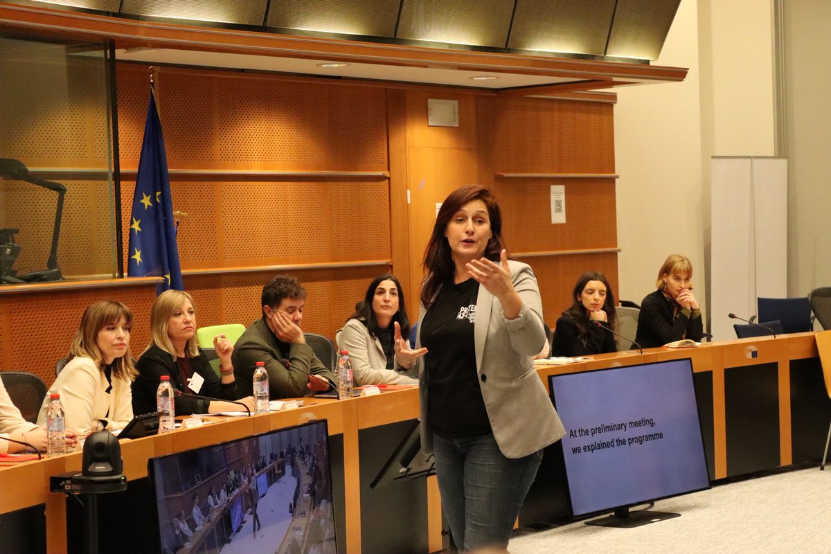 Socialistas_PE's tweet photo. 🇪🇺La Eurocámara negoció hace poco la Directiva sobre los Derechos de las Víctimas.

Este es uno de los pocos instrumentos jurídicos en el que la justicia restaurativa está reflejada. 

🗣️ @jalloul_hana sobre ‘Justicia restaurativa y derechos humanos. De la práctica al principio’. https://t.co/0jLkq3Tvol
