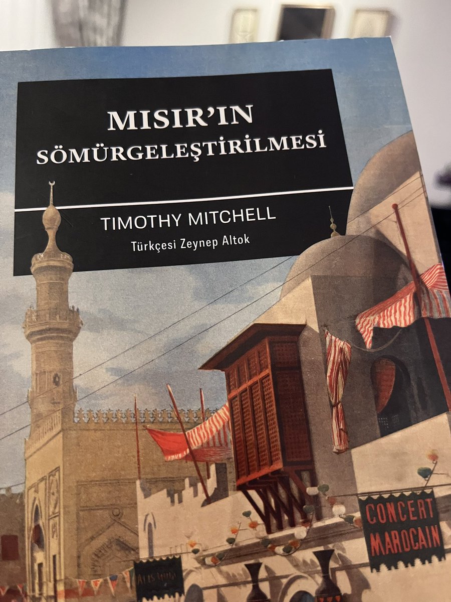Bir ders vesilesiyle yeniden hatmettim. Abartılması gereken kitaplardan.  Özellikle oryantalizm çalışanlar mutlaka okumalı.