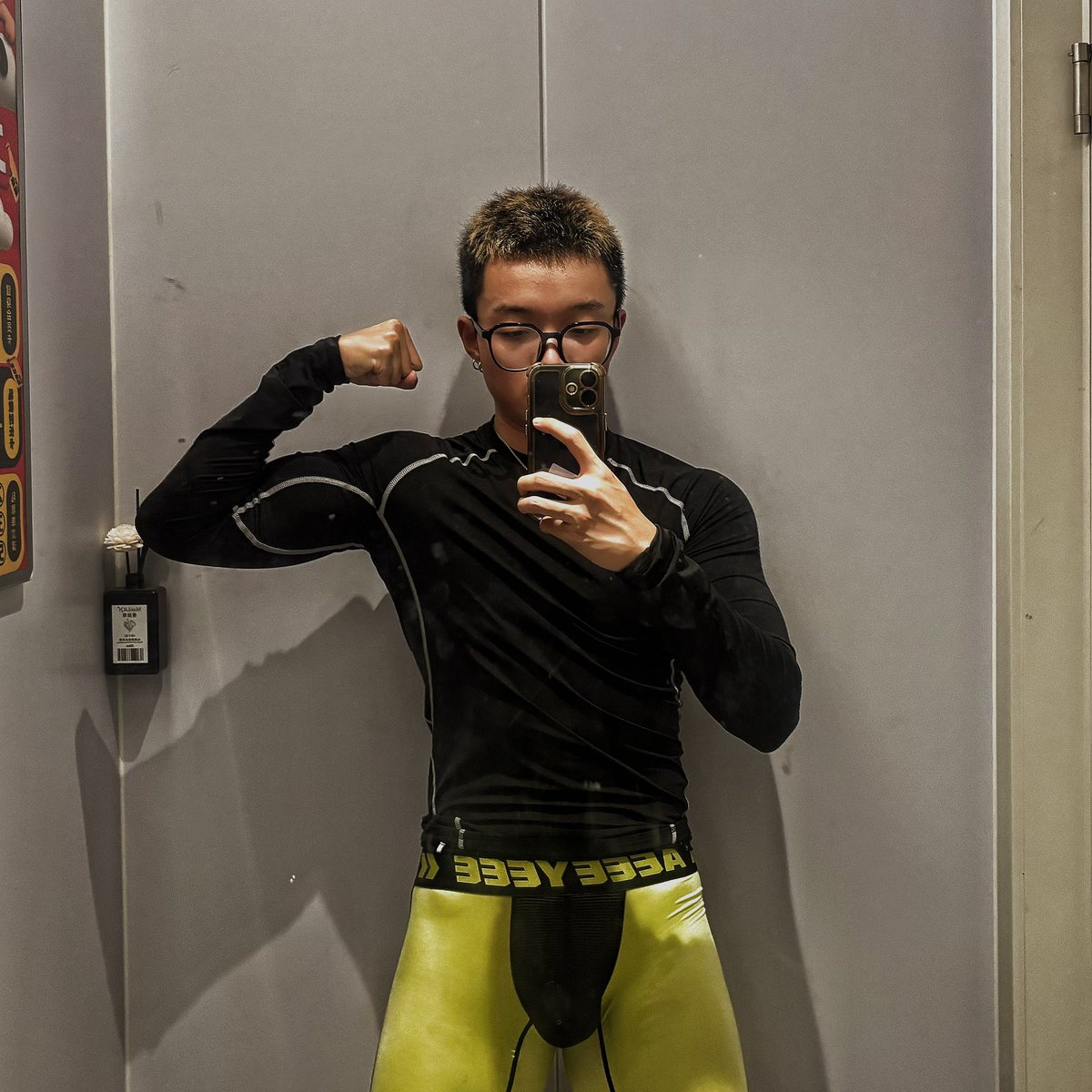 🚫吸气挺胸 tweet media