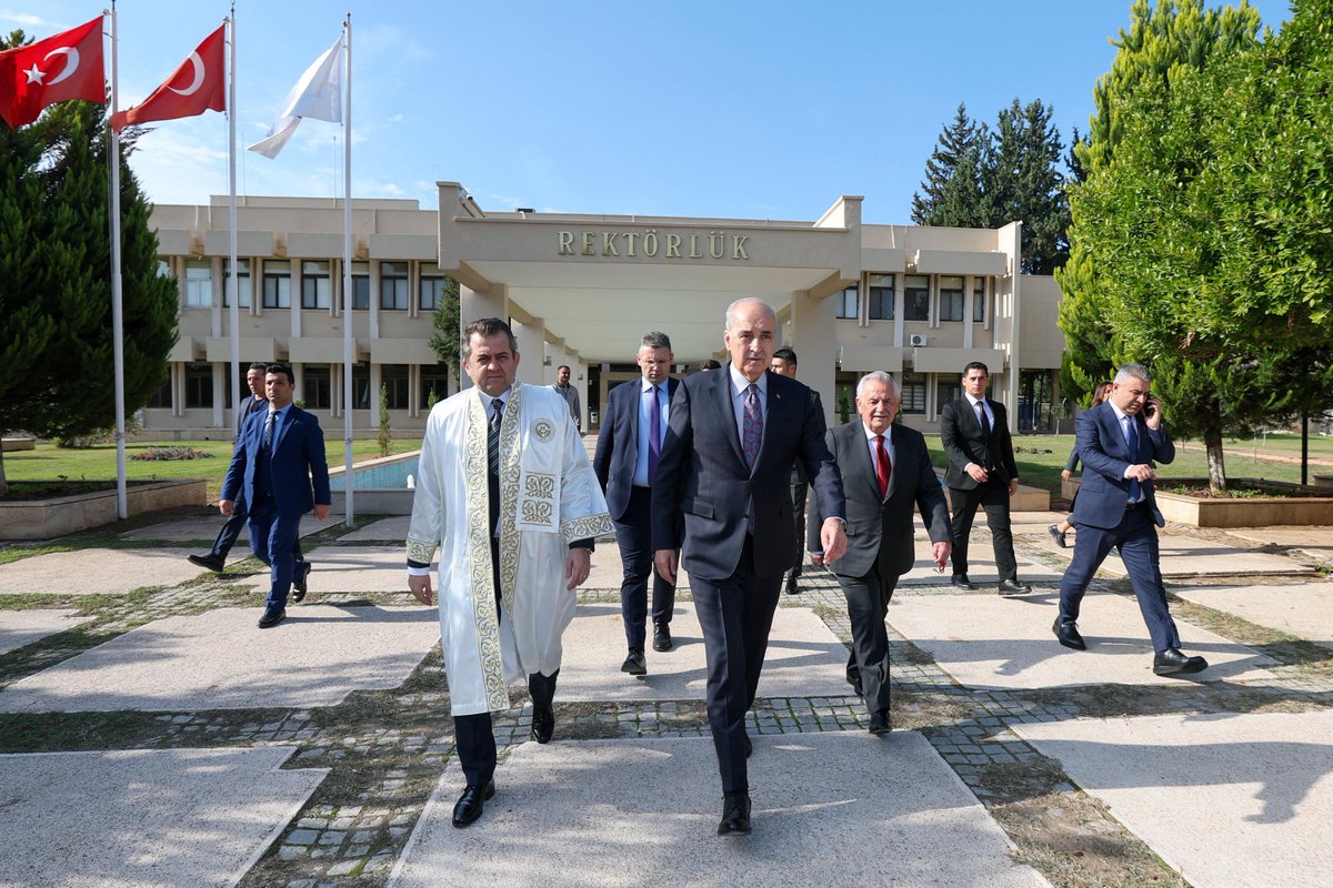 Geçen hafta sayın Numan Kurtulmuşun Adana programına katıldım.Sayın Kurtulmuş muhteşem bir konuşma yaptı ve salondan büyük alkış destekleri yükseldi. Yine sivil toplum örgütleriye yapılan toplantı çok çok verimli geçti destek muhteşemdi. Umudumuz büyüdü. Hayırlı CUMAlar olsun.