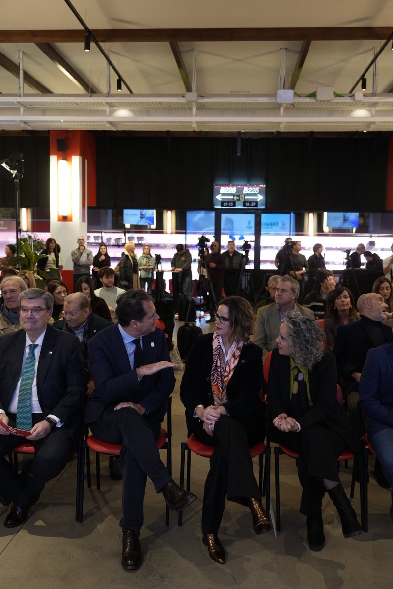 Elixabete Etxanobe tweet media