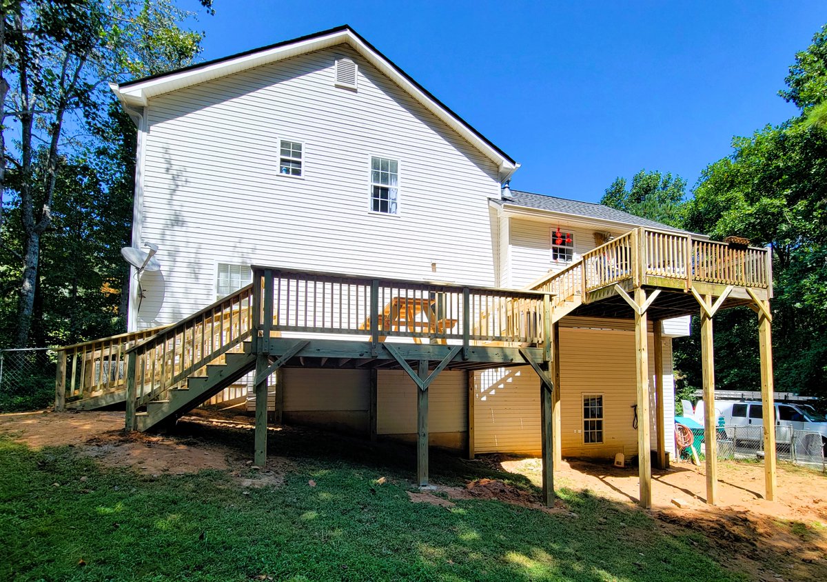 ngedecks1's tweet image. When you need room to breathe, expand the deck! This wide platform with sturdy stairs is ready for family fun. Built by North Georgia Elite Decks.#NorthGeorgiaEliteDecks #DeckReplacement #DeckBuildersNearMe #CustomDecks #OutdoorLiving