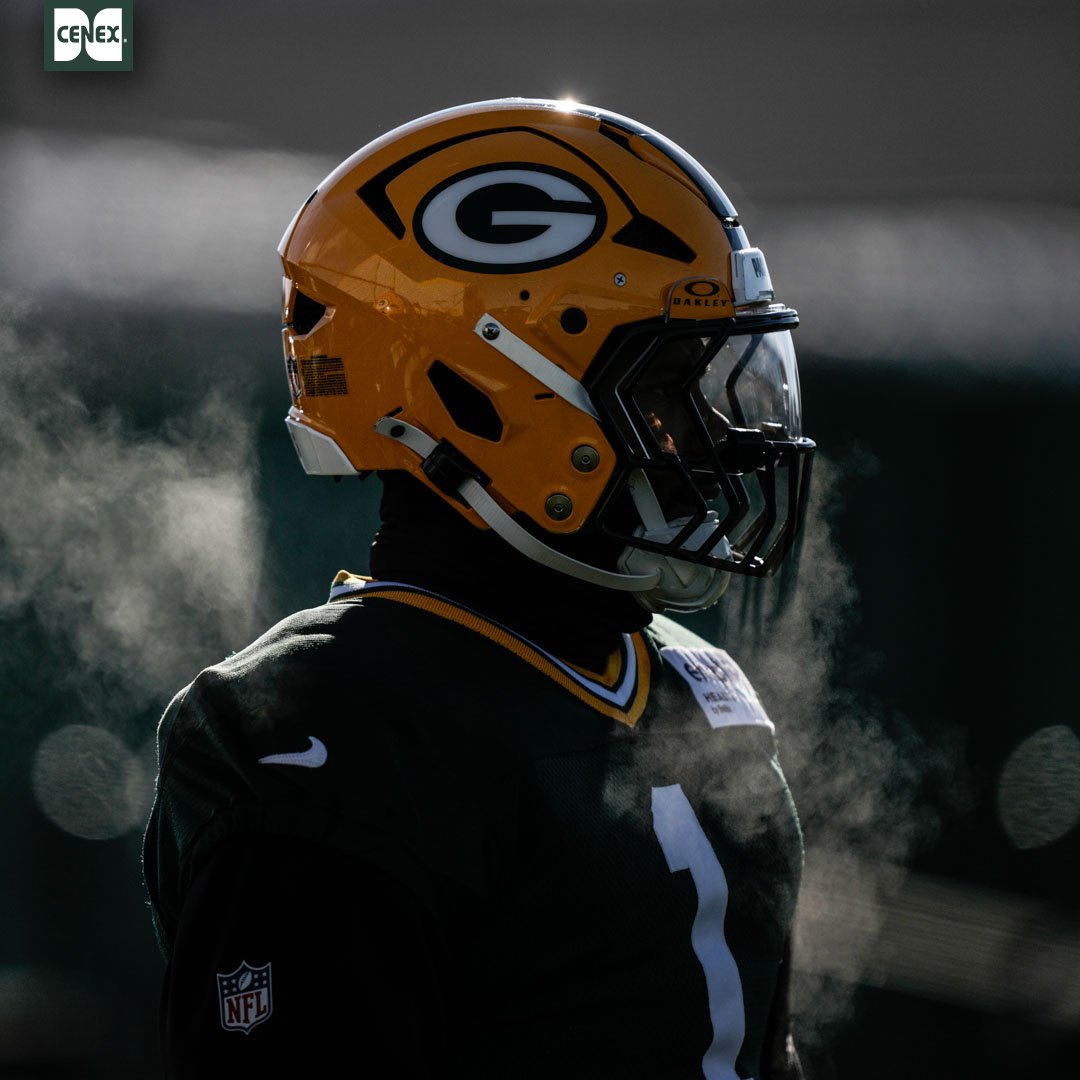 packers's tweet image. Team so fire you can literally see the heat coming off of them

Every RT counts as a vote ⤵️

#ProBowlVote  + Micah Parsons