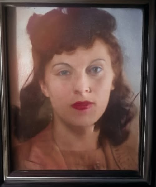 RIP Gloria Sheaves, M.B.E., died 4 December 2005, aged 92.  My adorable friend and dance coach.  A very kind photographer friend of mine has colourised this photo of her taken in 1942 - it is from her passport.