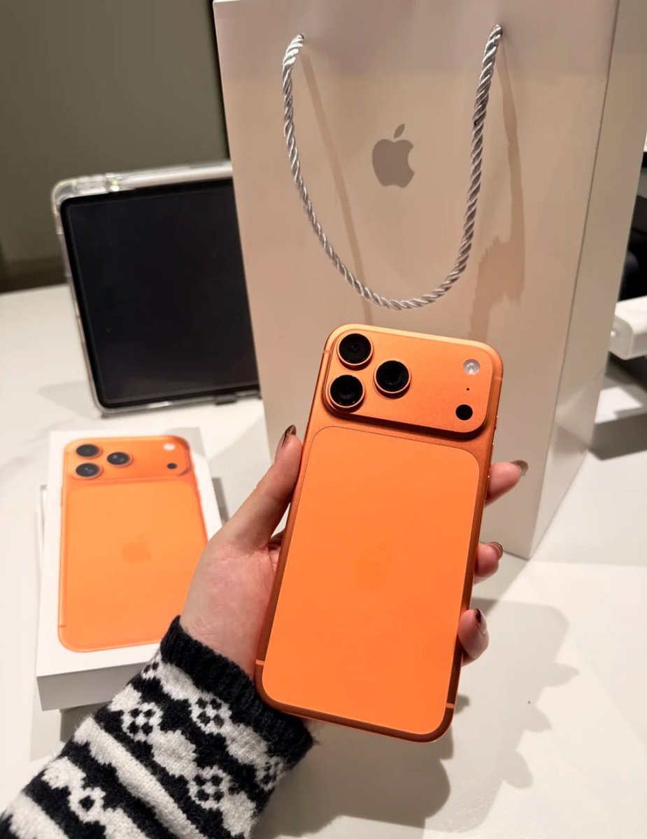 Finally upgraded my phone, feeling loved and refreshed inside out.📱❤️