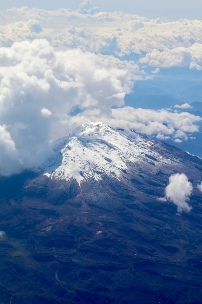 La felicidad de la mañana, las nieves perpetuas del nevado del Huila (y algunas de sus lagunas)