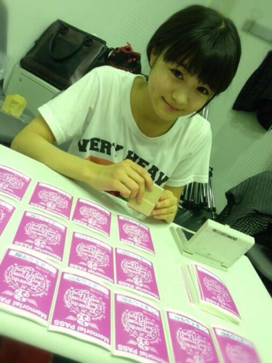 singspieler1's tweet image. もぁさまって中学生の頃から既に癒しの女神としてある程度完成してる感じがするなぁ。15年間磨き続けて成長し続けてるのが本当にすごい。

#さくら学院 
#菊地最愛
#MOAMETAL 
#BABYMETAL