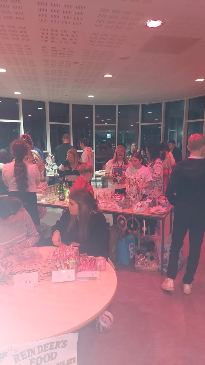 ✨ Christmas Shopping Night is well underway!
Fantastic turnout tonight - thank you to everyone who’s come along! 🎄
Loving all the gorgeous local stalls showcasing their beautiful creations, and of course the Clydeview Collection catwalk stealing the show. 👗✨ <a href="/clydeview_a/">Clydeview Academy</a>