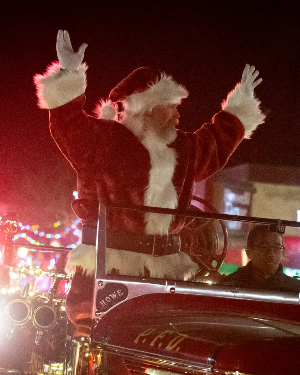 CodyYellowstone's tweet photo. Ready to spread some Christmas cheer? 🎄🎅 Join us this weekend for ChristmasFest 2025 in Powell!  

📍 Plaza Diane &amp; The Commons—Powell, WY
🗓️ December 5th &amp; 6th
ℹ️ Learn more here: https://t.co/A4vQON7L3k
#CodyYellowstone https://t.co/o3LO2ObVJX