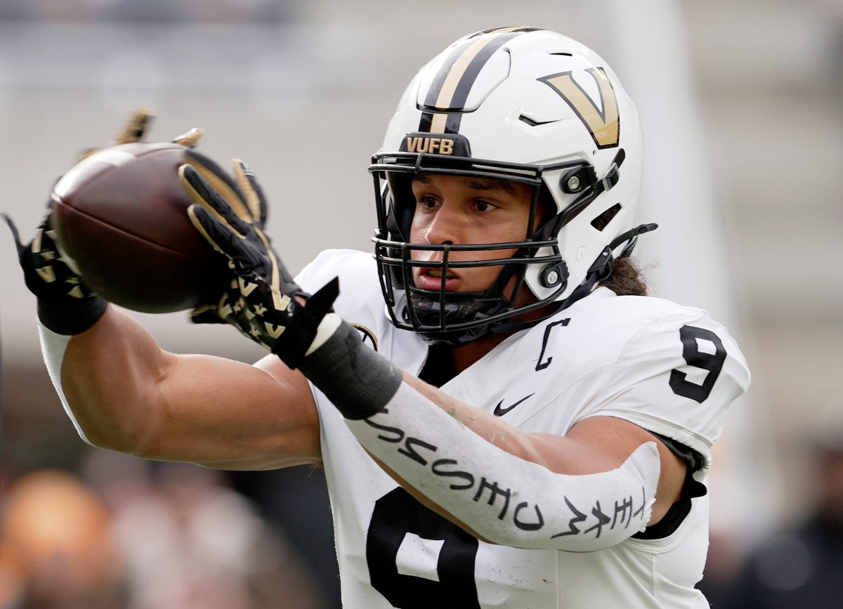 CamMellor's tweet photo. Our @PFSNcollege regular season highest-graded SEC TEs:

Eli Stowers, Vanderbilt: 85.0
Rohan Jones, Arkansas: 81.1
Dae'Quan Wright, Ole Miss: 80.8
Seydou Traore, Mississippi State: 80.5
Jaren Kanak, Oklahoma: 80.0
Josh Cuevas, Alabama: 79.8
Trey'Dez Green, LSU: 79.5
Jack Endries, Texas: 79.4
Hayden Hansen, Florida: 78.8
Oscar Delp, Georgia: 78.6