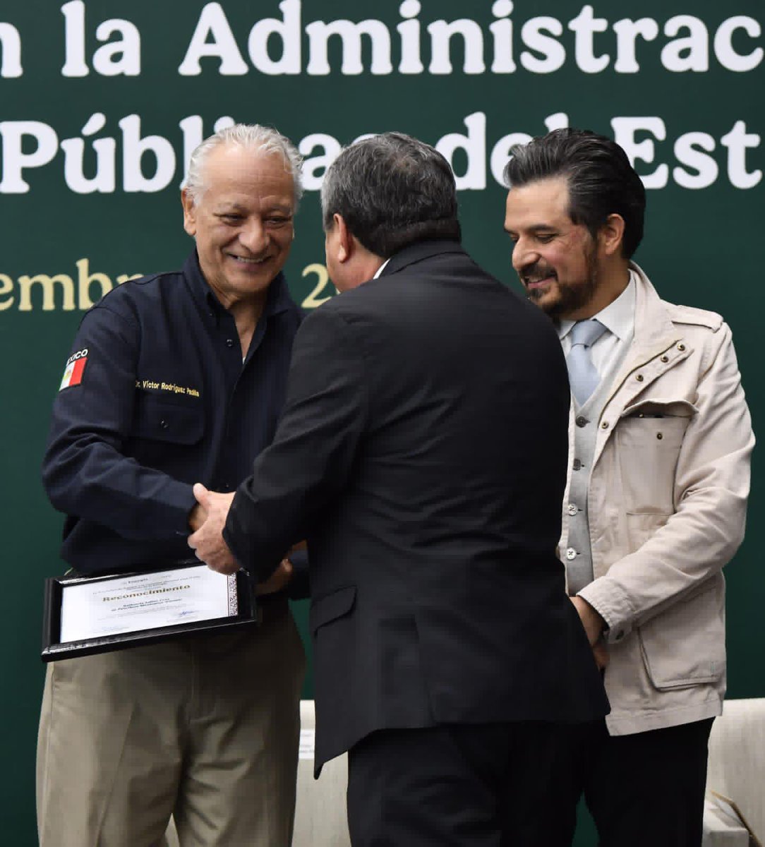 🏅Recibe la Refinería Salina Cruz el reconocimiento por parte de la <a href="/CONUEE_mx/">CONUEE_mx</a> como la mejor instalación industrial de #Pemex con la mayor calificación en la implementación de su Sistema de Gestión de la Energía en 2024 tras lograr un ahorro del 71 por ciento de su potencial