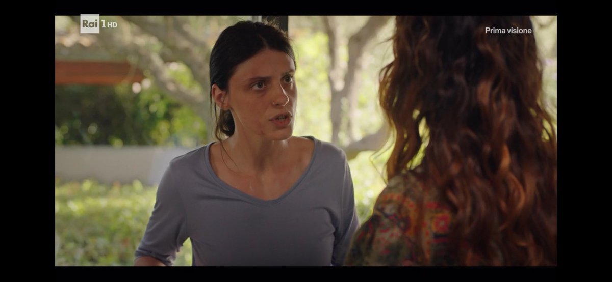 Se ti faccio una domanda.. mi rispondi con sincerità ?!

#UnProfessore3 #UnProfessore