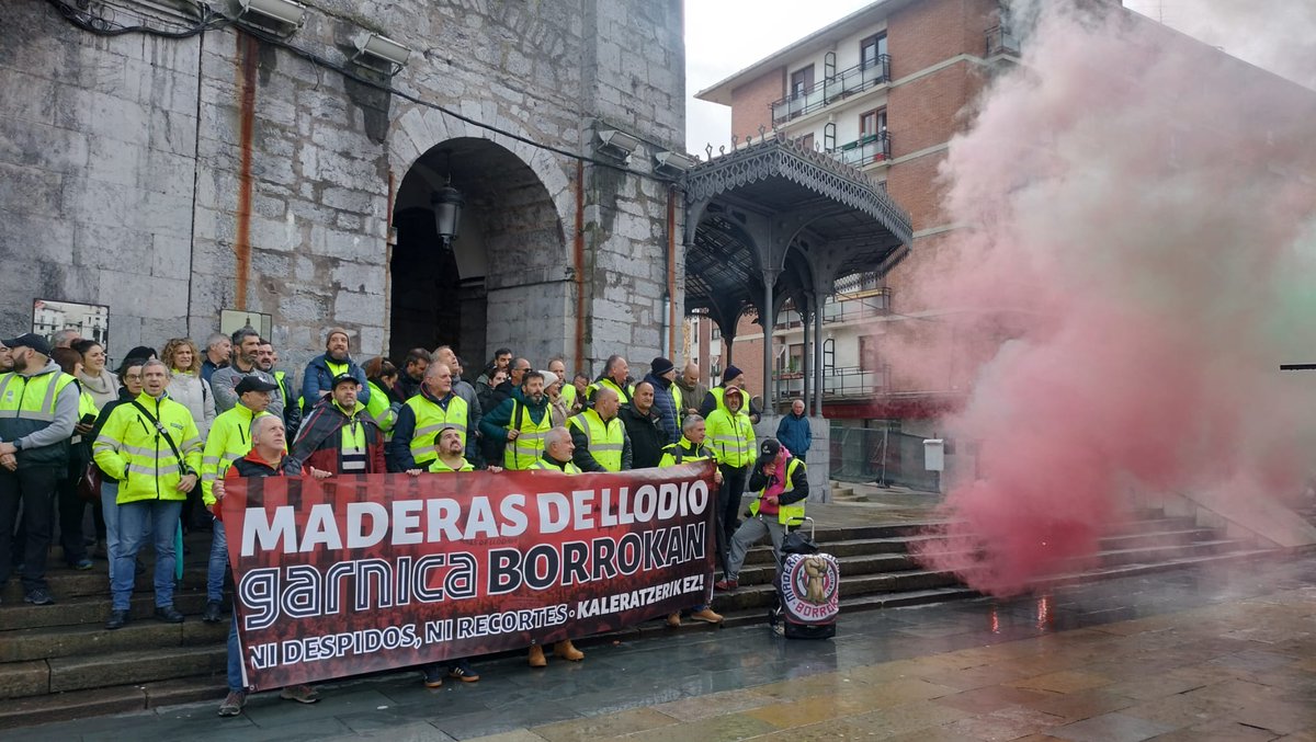 LABaiara's tweet photo. 🔴Maderas Llodio Garnica-ko langileak greba eta borrokan jarraitzen dute!
@garnicaplywood
📢Kaleratzerik EZ!!
#KaleratzerikEz
#DespidosNO
#EnpleguarenDefentsan
#EnDefensaDelEmpleo
#SOSaiaraldea https://t.co/bomyoLd82S