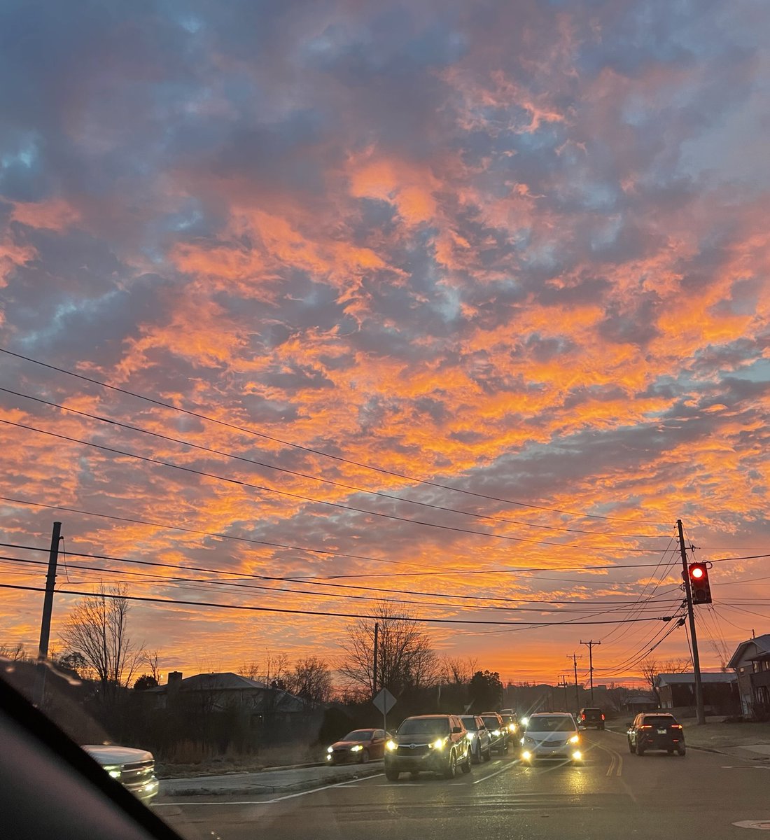 omgitsbae10's tweet photo. Hey @newschannelnine @StormTrack9Dave some pictures I took at 7:15 am. Sky was beautiful! #Chatttown https://t.co/Az5iNcYo7u