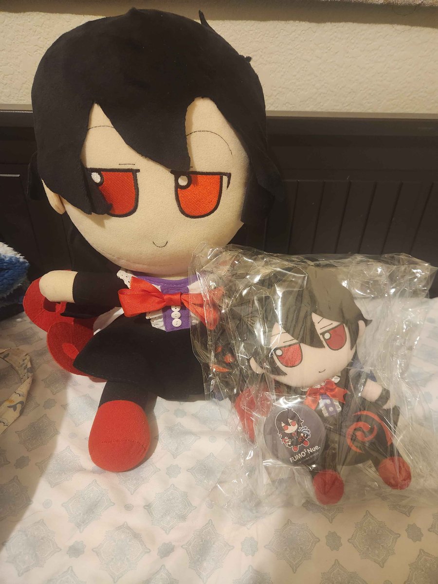 plushpenguin's tweet image. It is time... for a winter 🐧FUMO GIVEAWAY 🐧

To enter, all you need to do is repost/retweet this post! I will draw the winner on December 11th.

The one winner will earn a packaged Nue fumo, just like the last time I did this eight months ago!