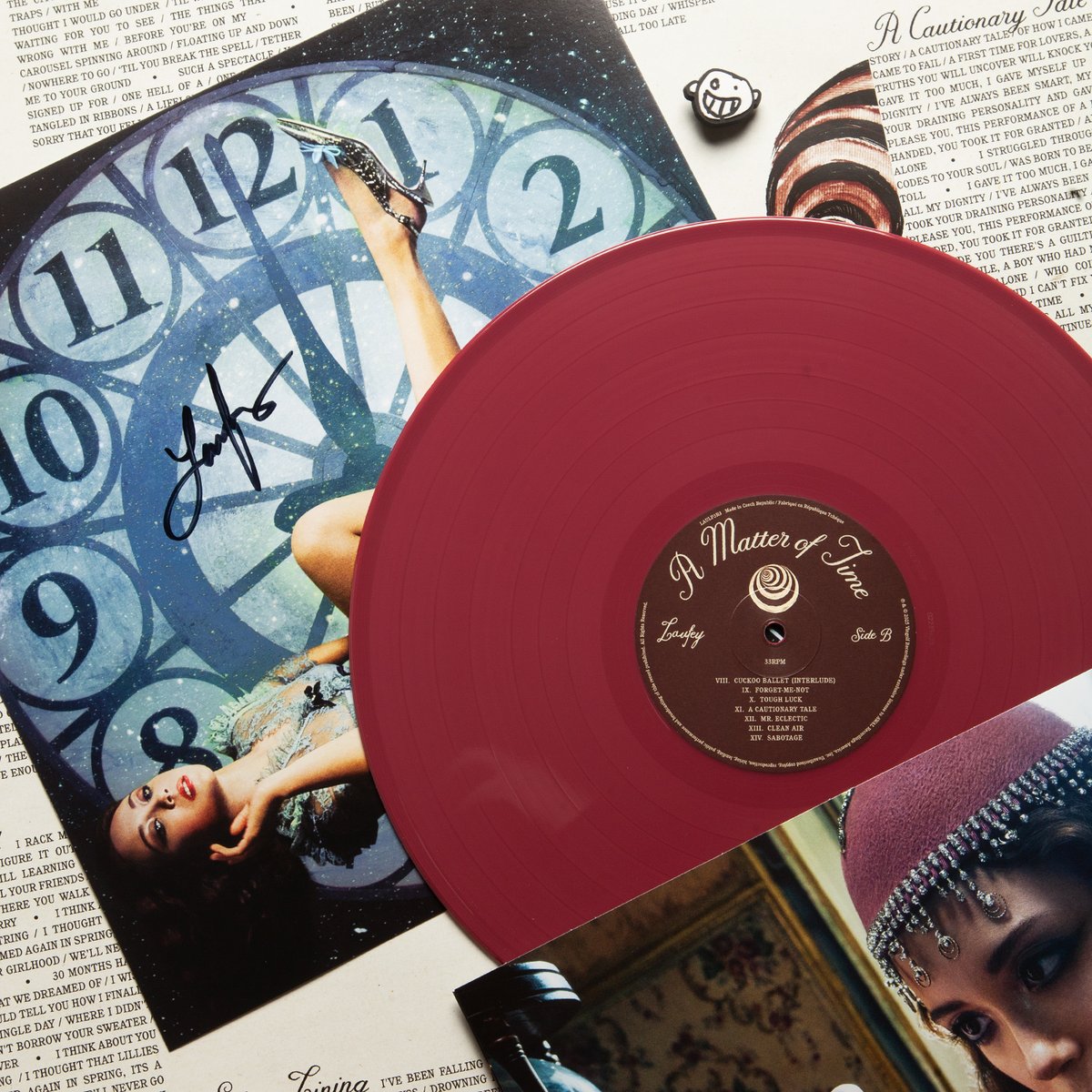 newburycomics's tweet image. Laufey autographs ✒️ it's only A Matter Of Time before these Laufey autographs are gone!

Get yours now: newburycomics.com/collections/au…

#laufey #autograph #amatteroftime #vinyl