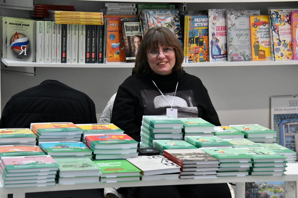 SportArtsCultur's tweet image. [IN PICTURES] An inside look at the Moscow International Book Fair 

#MoscowBookFair
#SAAuthors
#InspiringANationOfWinners