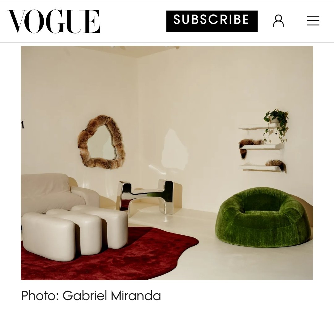 JeniB4you's tweet photo. @voguemagazine did an article about Stefon Digg's new furniture line Si Vis Pacem that was showcased at Design Miami. I love a smart business man๐๐พ๐๐พ๐๐พ
#stefondiggs #designmiami #sivispacem https://t.co/imuIYd2Hes