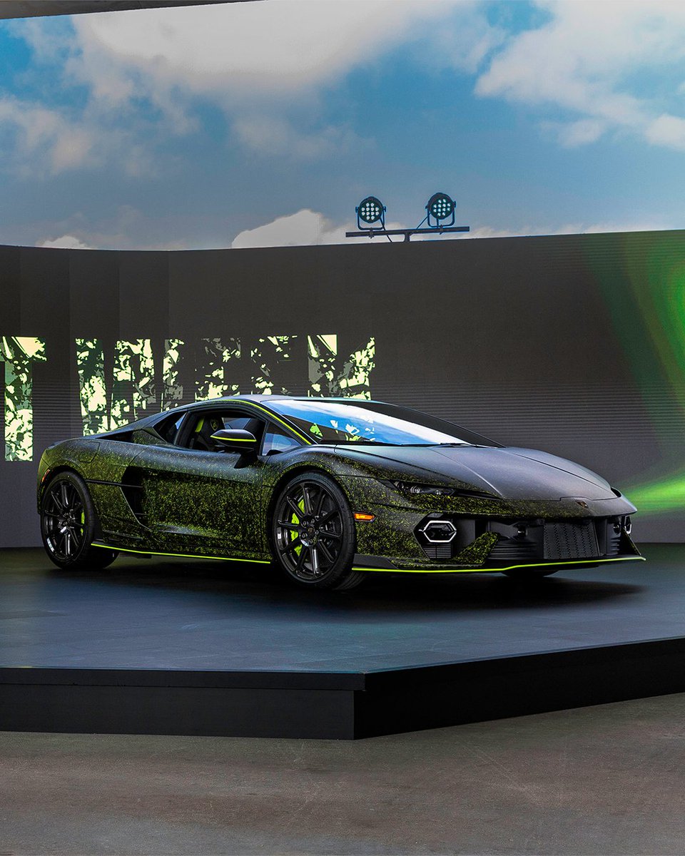 Lamborghini tweet media