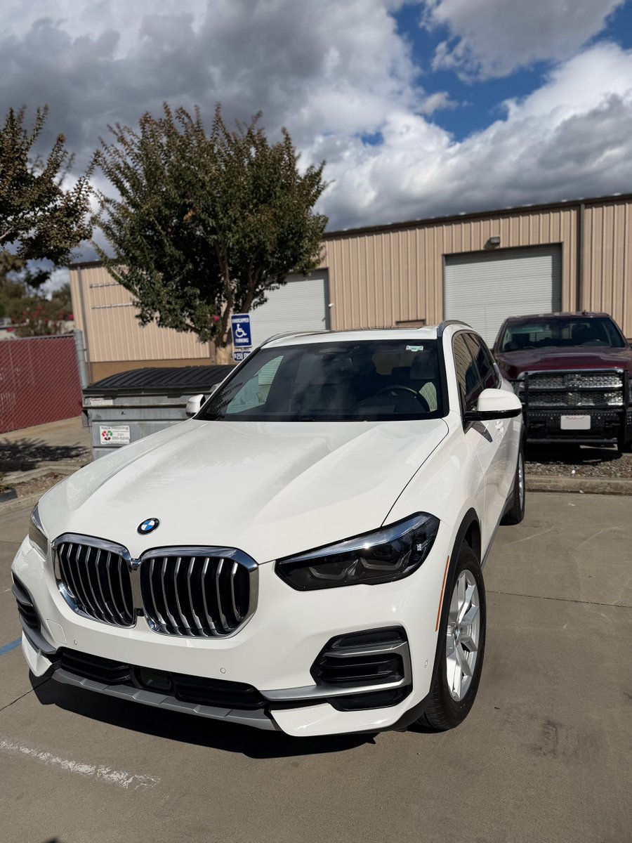 RobustAD's tweet image. 5-Year coating seals this white BMW X5. California winter, here we go! If you’re in Napa and surrounding San Francisco Bay Area, call us a 707-681-5944 to get your car coated or visit us at robustd.com