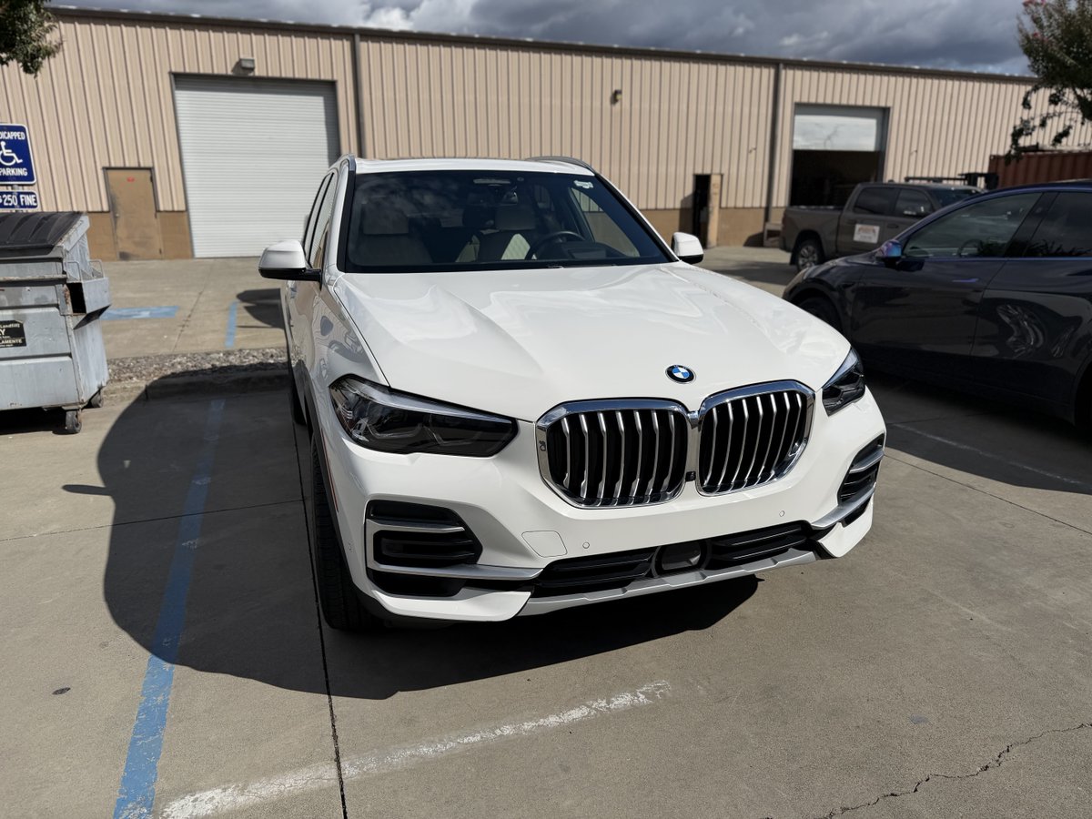 RobustAD's tweet image. 5-Year coating seals this white BMW X5. California winter, here we go! If you’re in Napa and surrounding San Francisco Bay Area, call us a 707-681-5944 to get your car coated or visit us at robustd.com