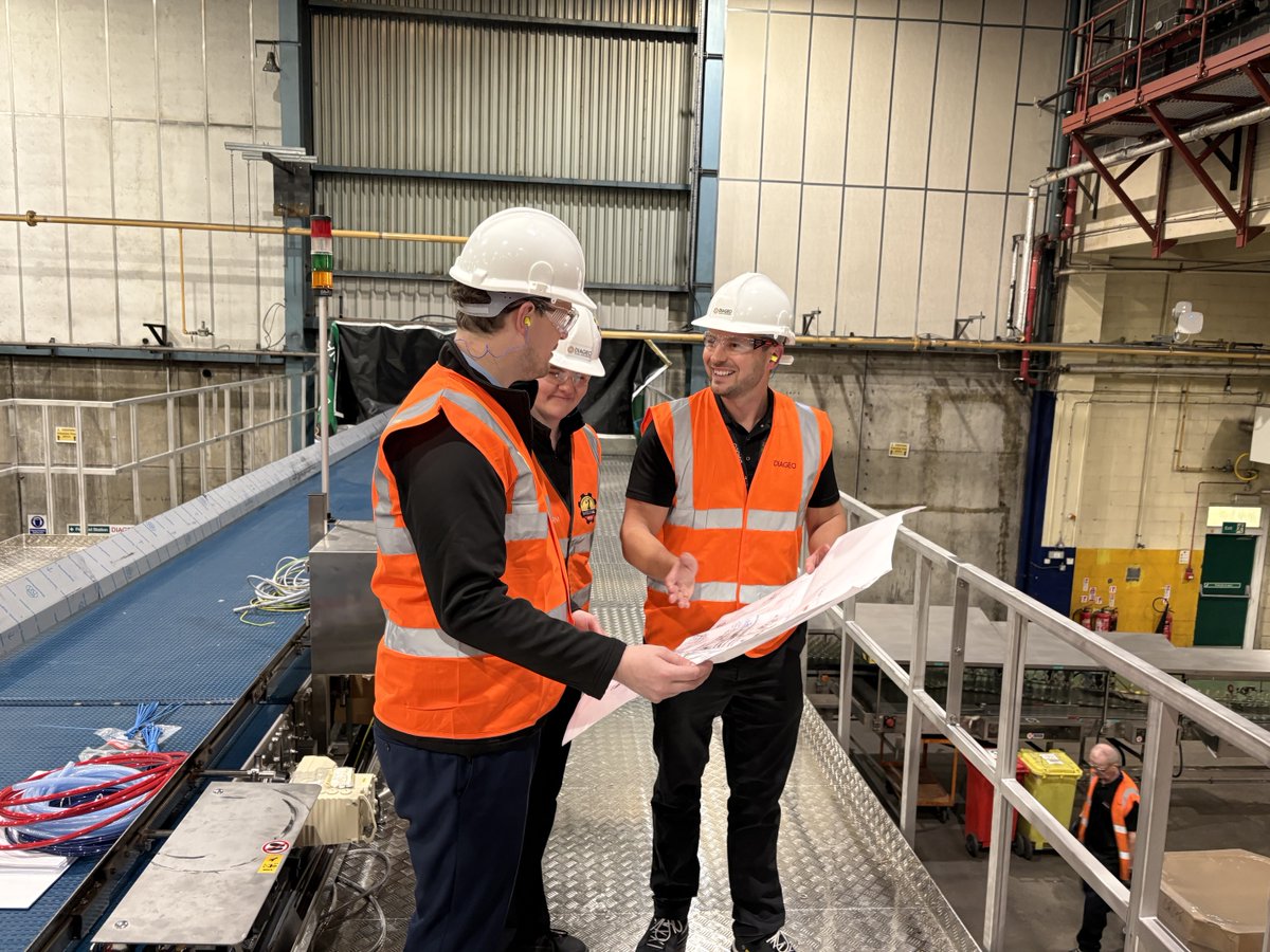 Alison_S_Taylor's tweet photo. Thank you ⁦@DiageoGB⁩ for a tour of the #ShieldHall site in the constituency, I have the privilege to represent. 
It was wonderful to have Chief Secretary to the PM Darren Jones MP in #PaisleyRenfrewshireNorth today. 
Wonderful employees with intergenerational connections. https://t.co/Qury70aNjq