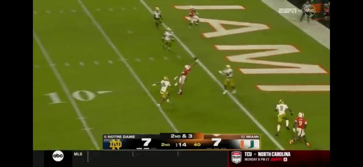 Bolund23's tweet photo. @J94289711 @PeteFiutak Miami won in the trenches but these 2 plays were the game. Miraculous TD catch to end half. Then the ball hitting Miami DB’s foot gave Bain a chance for the INT. Otherwise ND catches or it falls incomplete (Miami got 3 pts off this INT). https://t.co/y6dbQ2zT8i