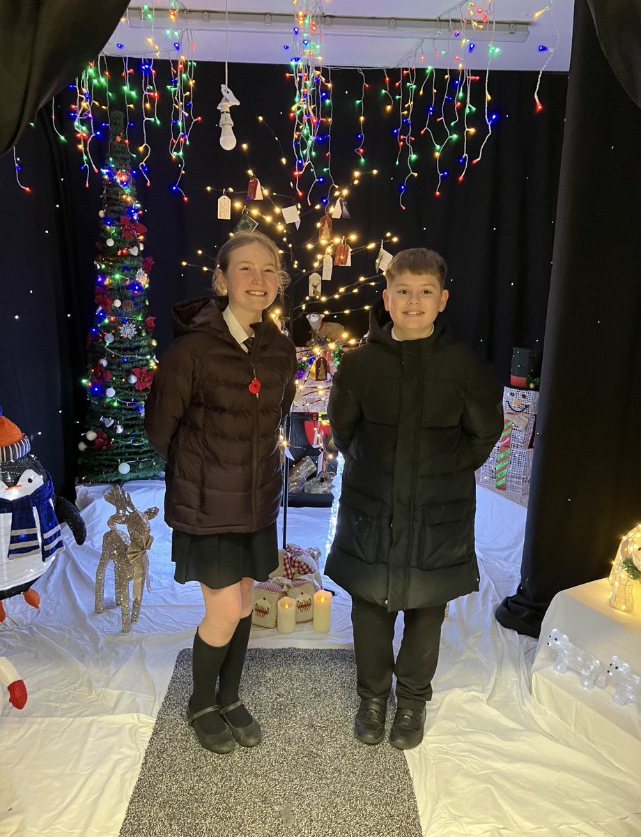 halfpennylane's tweet image. 🎄✨ Our Head Boy and Head Girl visited Pontefract today to help judge the Christmas shop-window displays with @PontefractCivic. They were blown away by the creativity and festive spirit on show. ✨
#Pontefract #CommunitySpirit #ChristmasInPontefract #FestiveFun