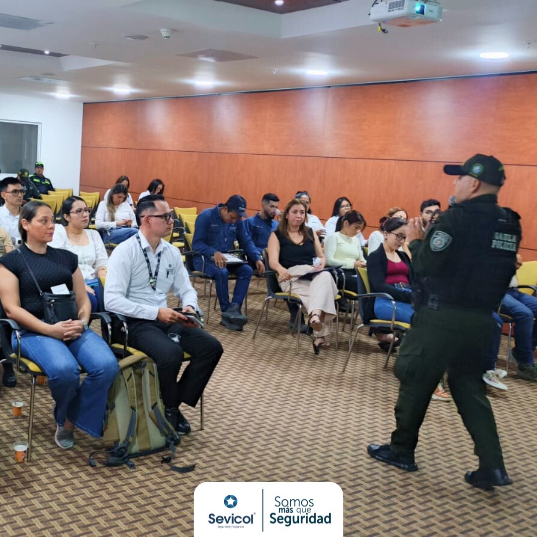 Desarrollamos una jornada formativa para nuestro cliente Ecoparque Empresarial Natura, con el apoyo de la  <a href="/PoliciaBmanga/">Policía Metropolitana de Bucaramanga</a>  y el GAULA, quienes compartieron pautas clave para la gestión de riesgos y la construcción de entornos más seguros.

#Sevicol #SomosMásQueSeguridad