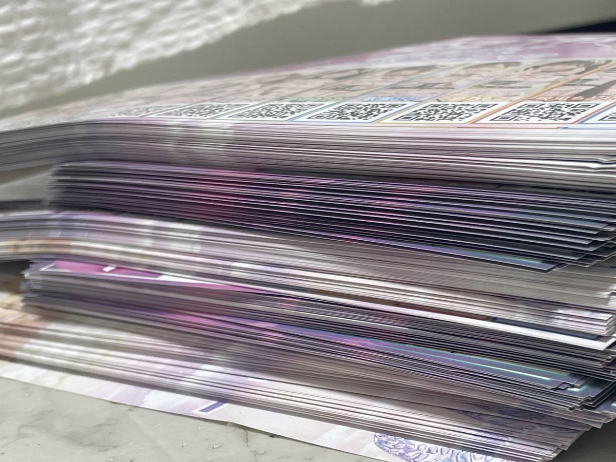 500枚ちょっとのフライヤー貰ってかえってきた！100枚かいてからねる💪🏻( ¨̮ 💪🏻)