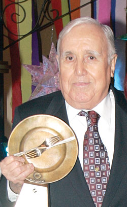 4 de diciembre de 1932.- Nace en Ciénega de Flores, Nuevo León, Braulio Cárdenas Cantú, quien impulsaría en #Saltillo, #Coahuila, emblemáticos restaurantes de gran tradición gastronómica
