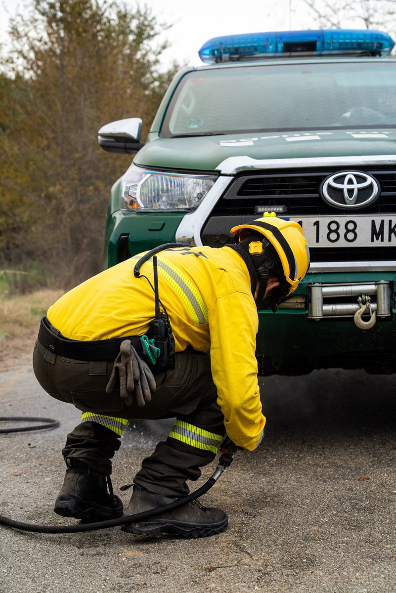 Una tasca de gran envergadura que compta amb un miler d’efectius, 400 dels quals fem recerca de cadàvers
#AgentsRurals @Mossos <a href="/emergenciescat/">Protecció civil</a> <a href="/UMEgob/">UME</a> <a href="/sfadfcat/">SFADF</a>
<a href="/guardiacivil/">Guardia Civil</a> #PoliciesLocals <a href="/GUBBarcelona/">Guàrdia Urbana Barcelona</a> #AgentesforestalesCM <a href="/bomberscat/">Bombers</a>

Moltes gràcies a tots!
