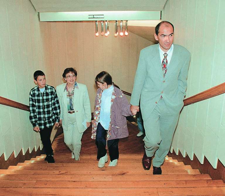 <a href="/Ferlinc01/">Dejan2F</a> da ne pozabimo, kdo je bila prva žena...