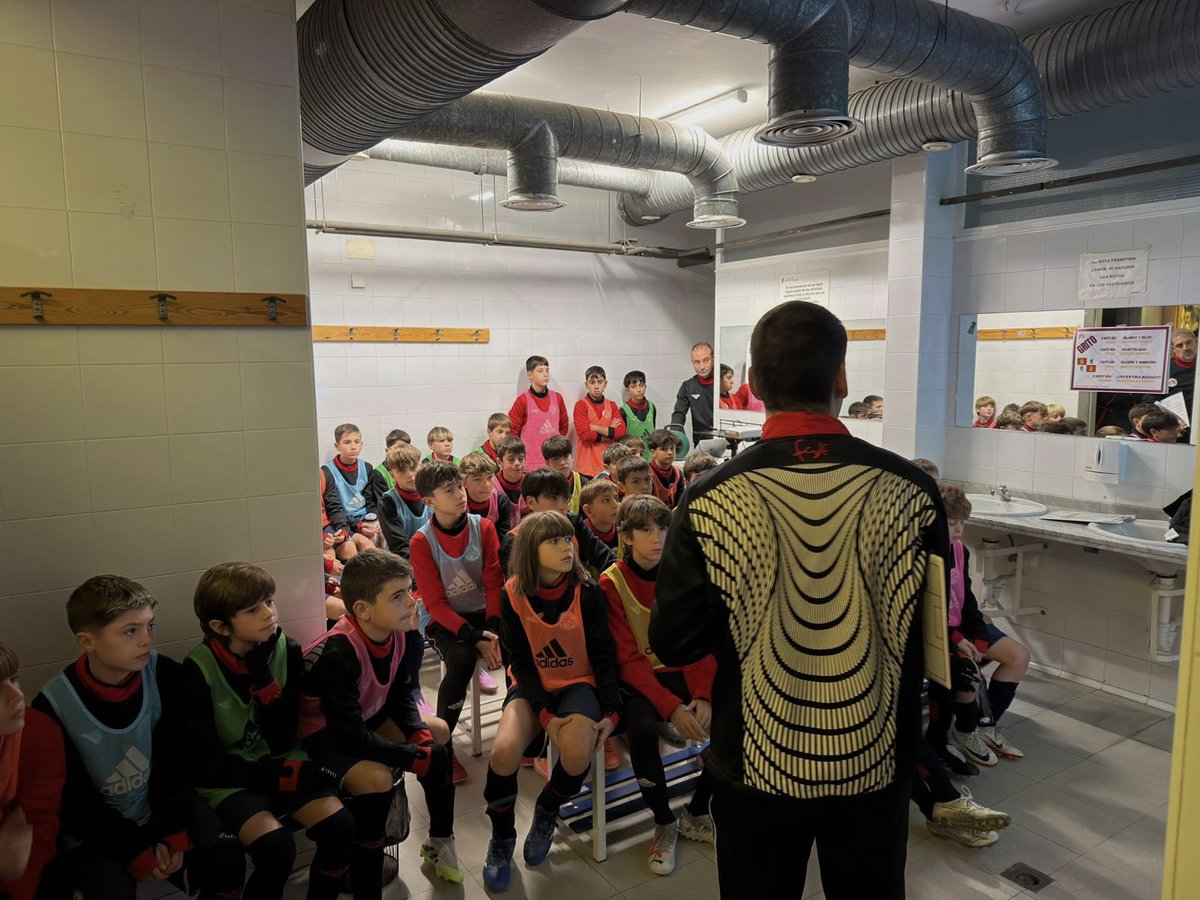 Héctor Jiménez Pose tweet media