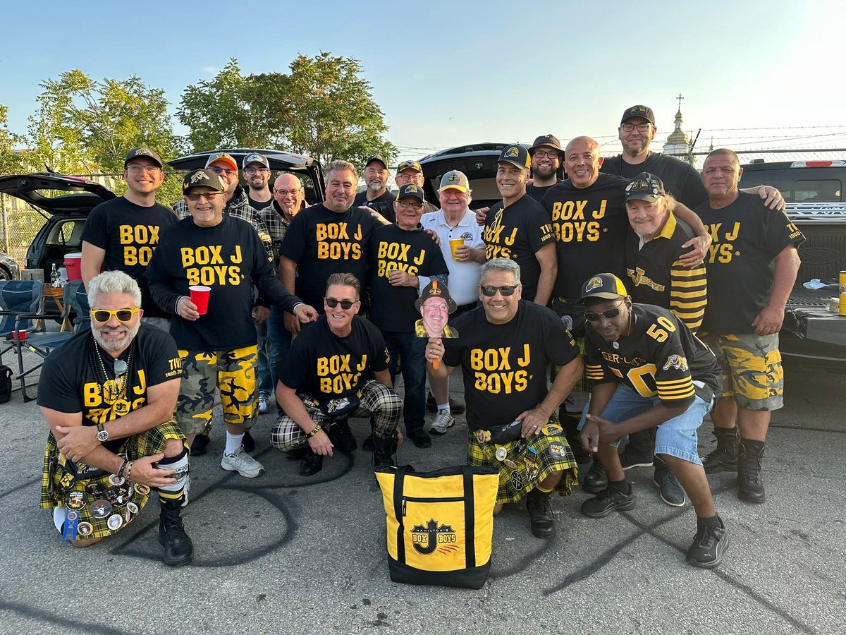 BoxJBoys tweet media