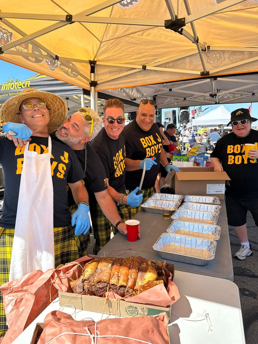 BoxJBoys tweet media