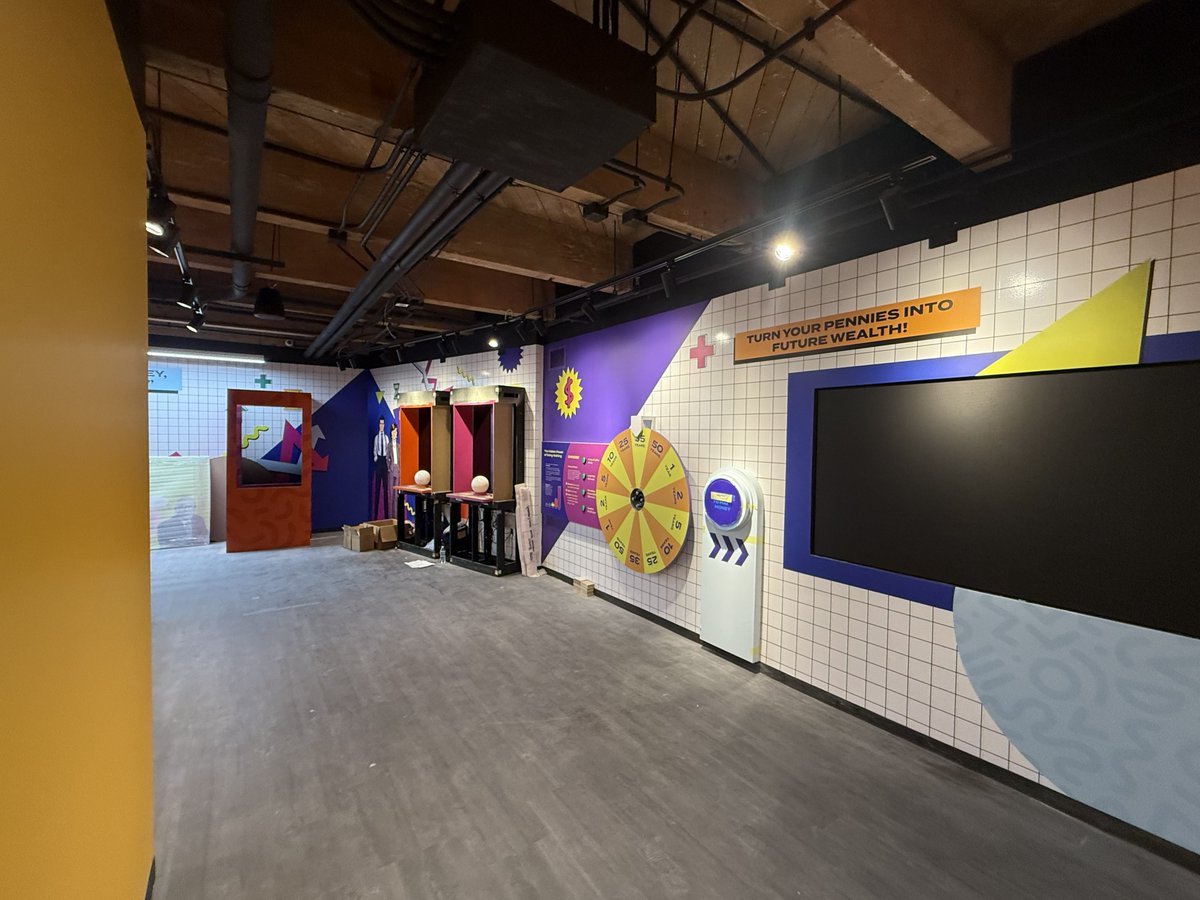 CorpInstall's tweet photo. These retro murals transformed the space with a vibrant, nostalgic vibe that’s impossible to ignore. Bright colors and personality galore.

#installation #officegraphics #wallmurals #wallpaper #graphicinstallations #graphicdesign #wedocoolstuff #awesome #CorporateInstallations https://t.co/GJs6PpULZK