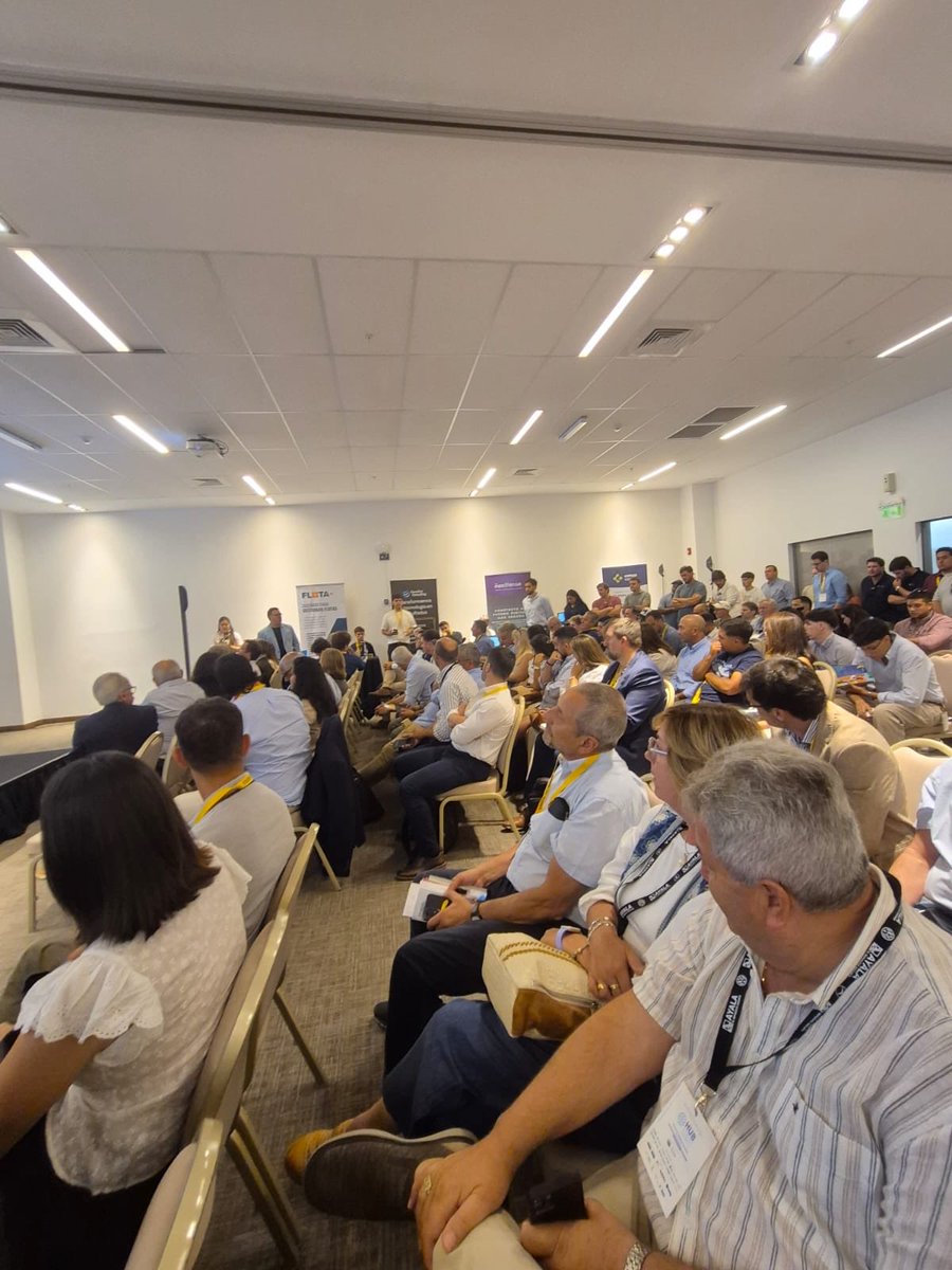 INALOG participó de la presentación de la Guía Electrónica de Transporte de Carga en ExpoCarga

MTOP mostró el ecosistema tecnológico que acompaña la implementación y realizó una demostración de la herramienta, que incorpora más trazabilidad y control para el transporte de carga