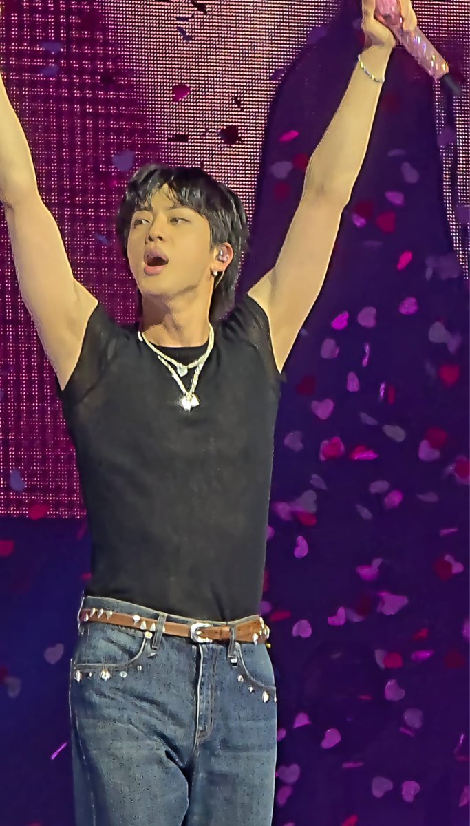 EllenK_20's tweet photo. Happy Birthday to our hardworking, talented, caring, lovely, worldwide handsome, moon Kim Seokjin. Hope you had a wonderful day. As always I 💜 you xx.

#HAPPYJINDAY #HappyJinDay2025 https://t.co/XQOoox6b89