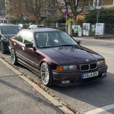 ZeusVL's tweet image. Not rlly active but here’s my e36 😘