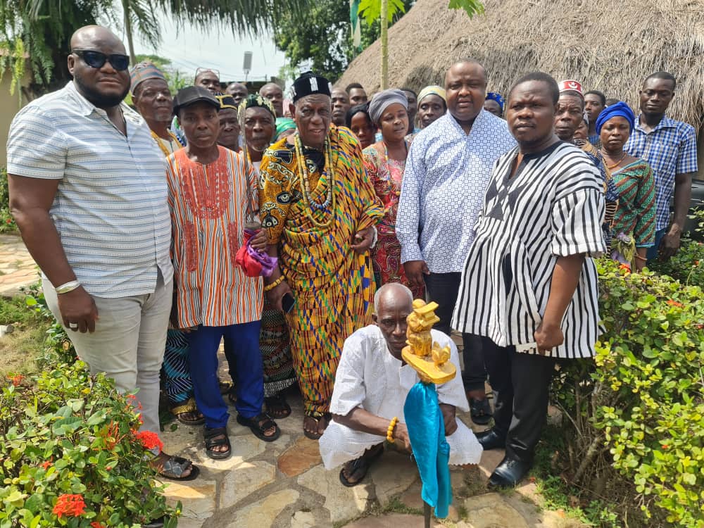 Commune AVE 1 tweet media