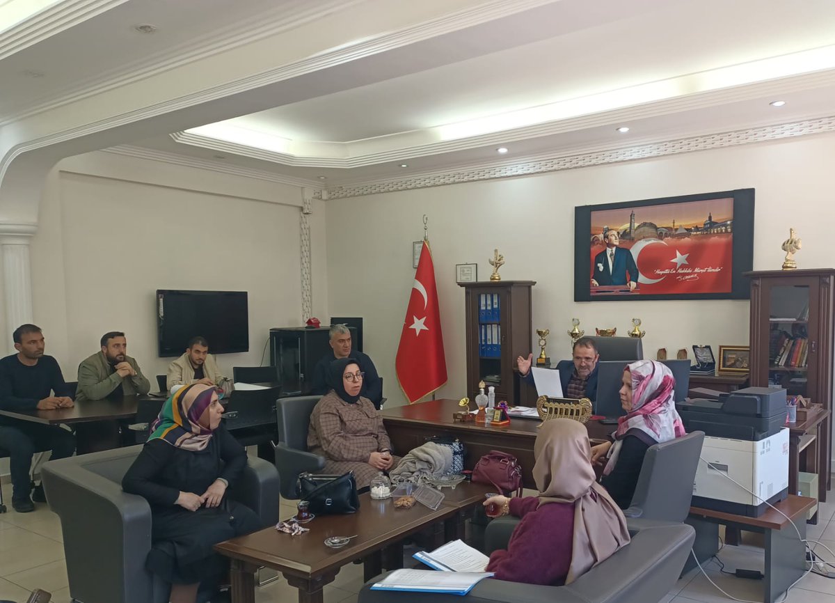 Okulumuzda Hedef LGS 2026 Akademik Takip Komisyonu Toplantısı  Yapıldı. Akademik Anlamda Branş Dersleri Bazında 8. Şubelerinin LGS'de Başarısını Artırmak İçin Gerekli Tedbirlerin Alınması  İçin Kararlar Alındı. 
<a href="/kayapinarmem/">Kayapınar İlçe Millî Eğitim Müdürlüğü</a> 
<a href="/Diyarbakirmem/">Diyarbakır İl Millî Eğitim Müdürlüğü</a> 
<a href="/meb_dinogretimi/">MEB Din Öğretimi Genel Müdürlüğü</a>