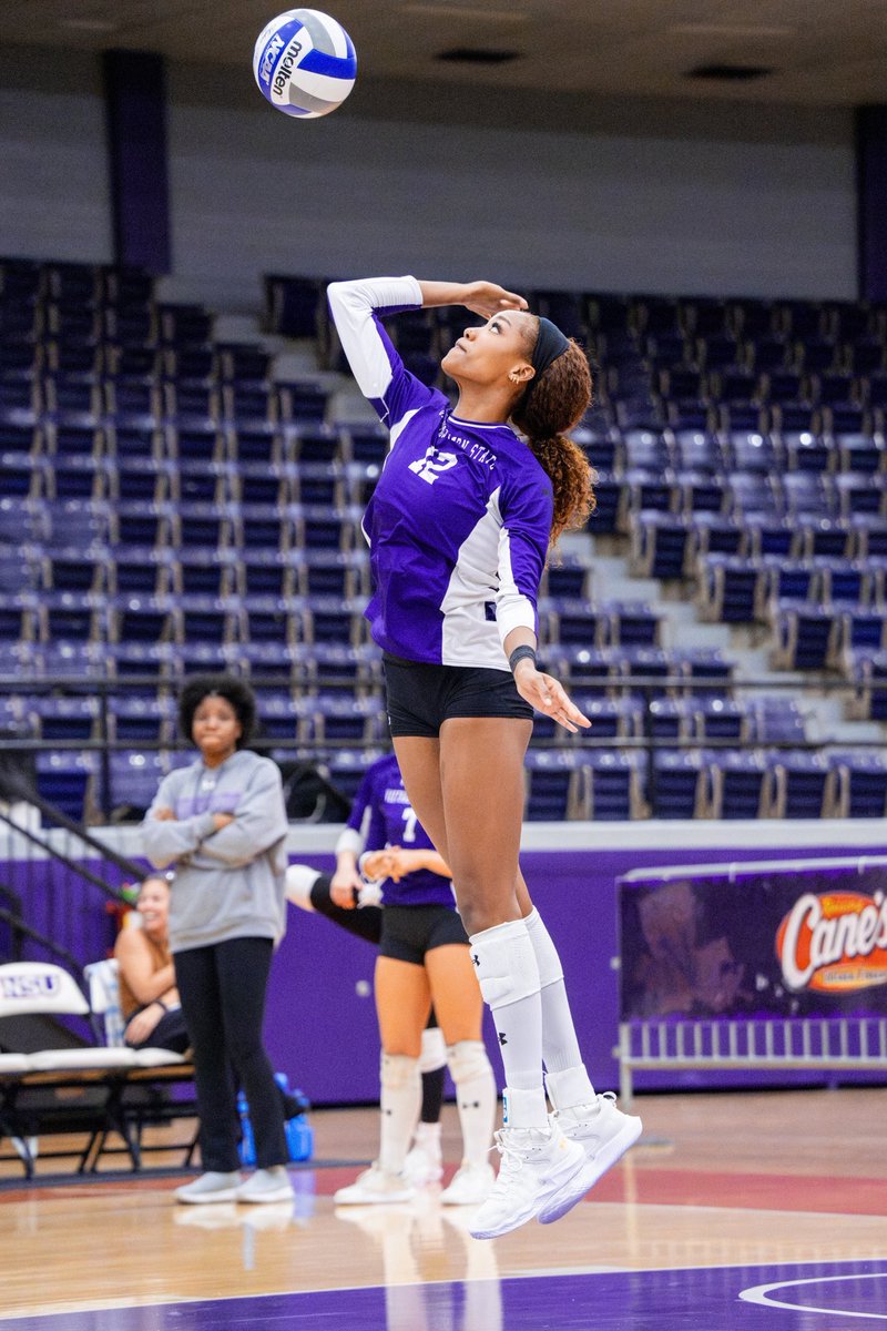 NSU Volleyball 🤘😈 tweet media