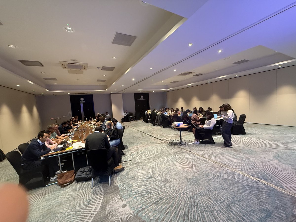 drpratikc's tweet image. Fantastic 3 days ⁦@youngdiabendo⁩ Tech course teaching the next generation of diabetes doctors how to help people living with T1D  diabetes use these devices effectively